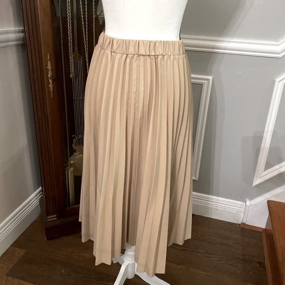 Byinns Button Down Ruffle A-Line skirt - Picture 3 of 4